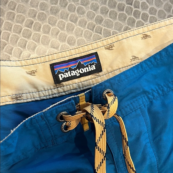 Mens PATAGONIA Board shorts size 35 - Picture 2 of 6
